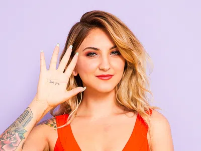 Picture of Julia Michaels